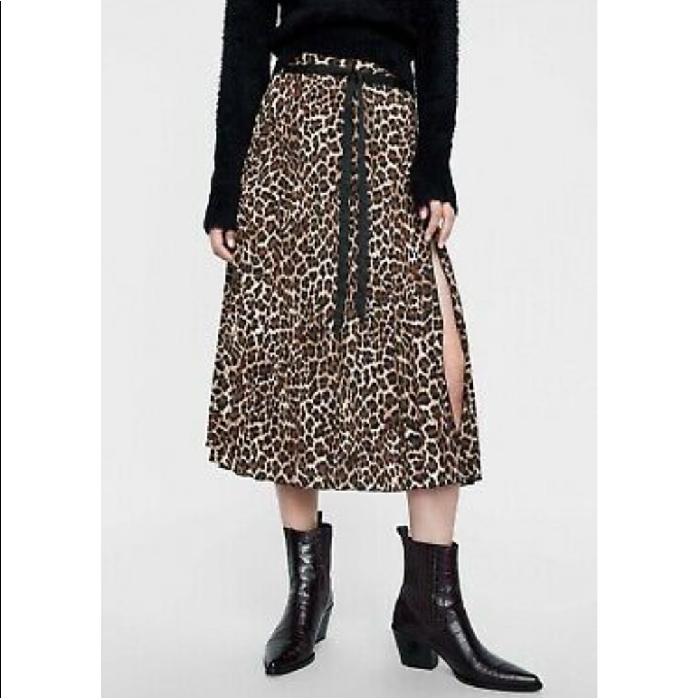 Zara leopard midi skirt/ side slit & elastic waist
